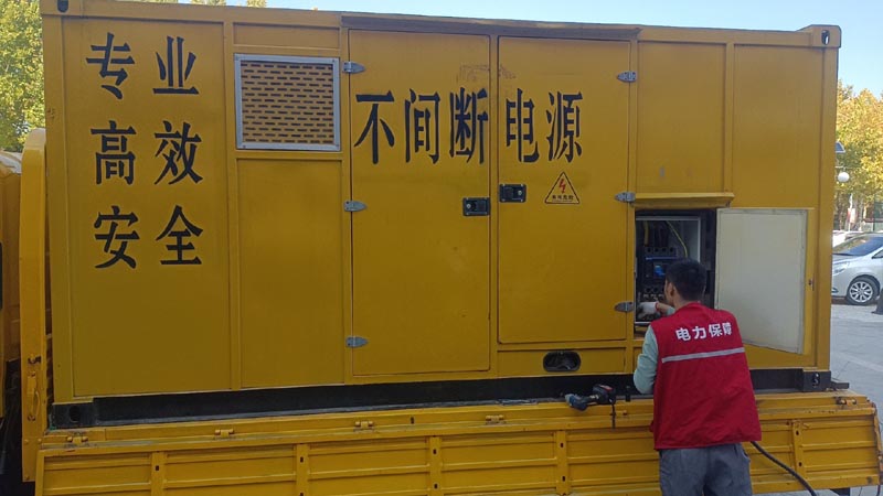 滨江柴油发电机组和UPS电源配合使用时，如何避免切换过程中的电力中断？